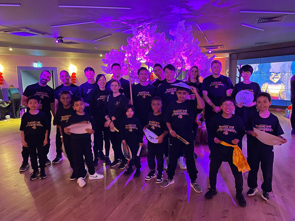 Leo Wing Chun Chinese Kung Fu students and instructors in a group photograph